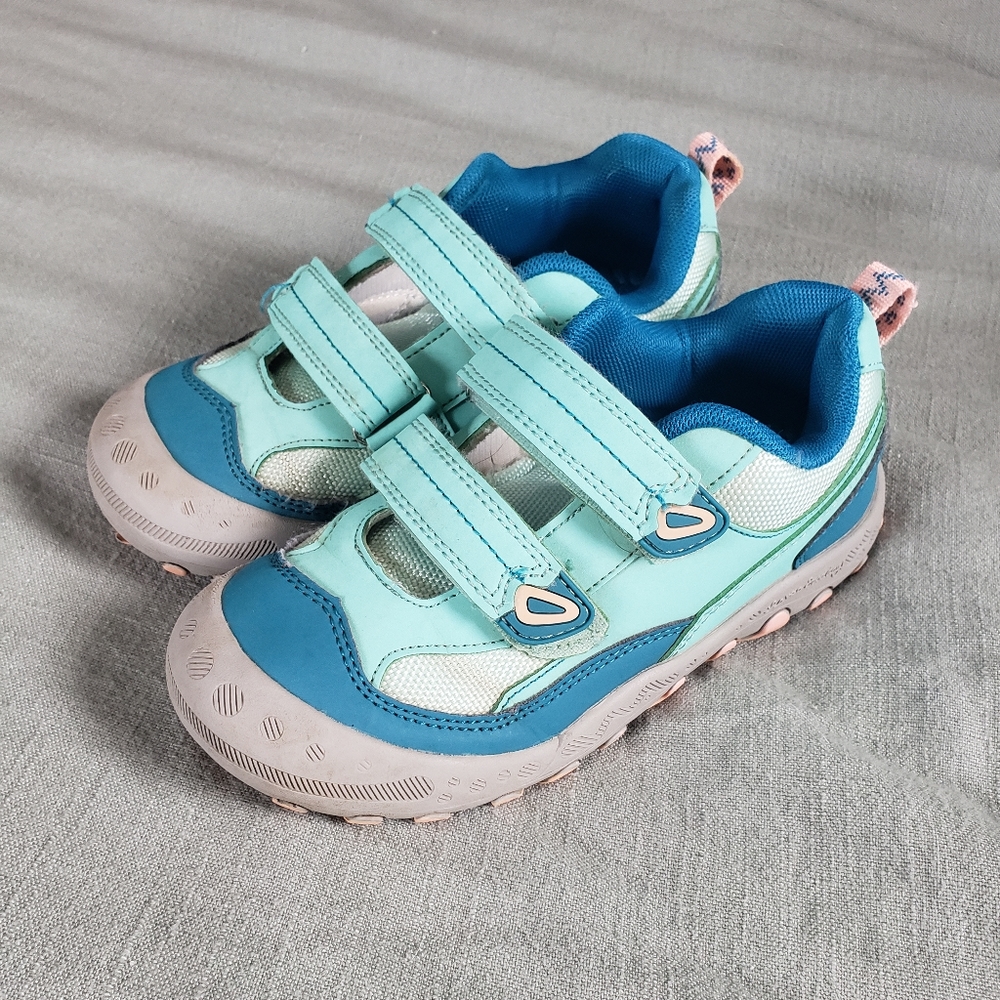 Kids size 1 velcro sneakers